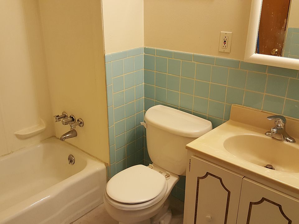 bathroom 2nd floor unit