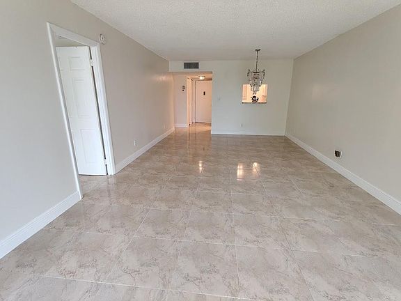 4th image of 7080 Environ Blvd