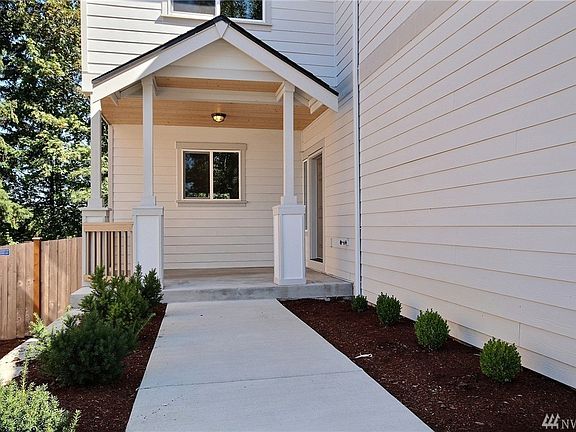 2nd image of 4515 42nd St NE
