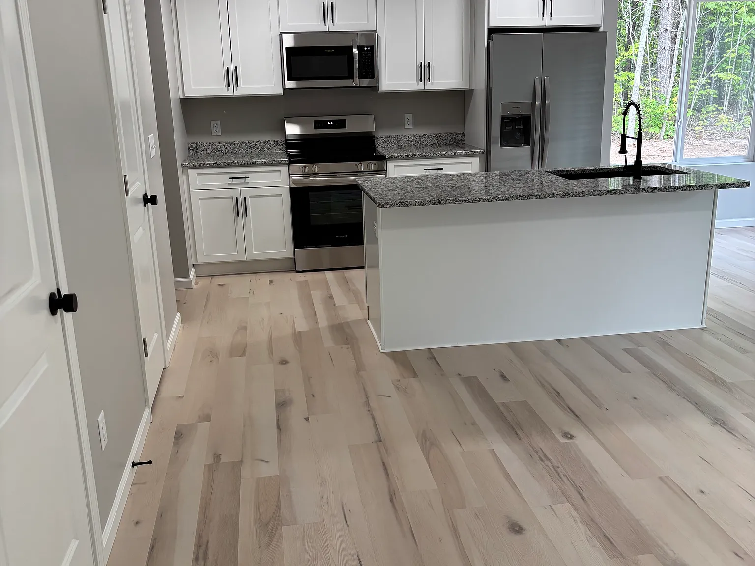 3 bed, 1755 sqft, $2,200 — Photo 2