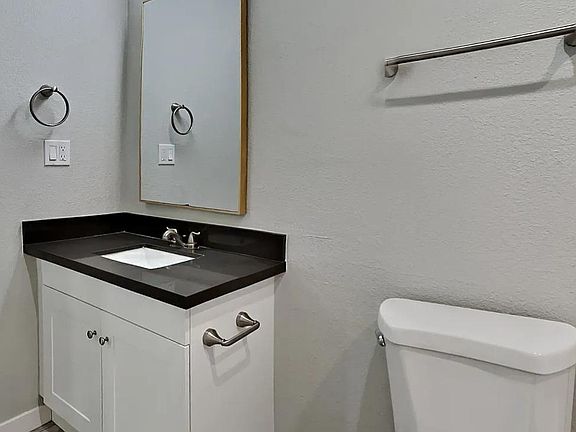 3rd image of 1302 E Vista Ave #2