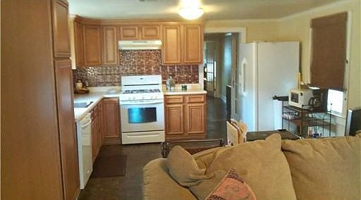 3rd image of 523 Avenue G