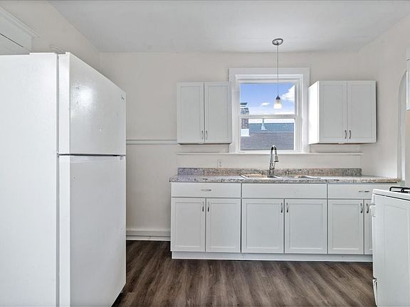 5th image of 809 N Oakland Ave