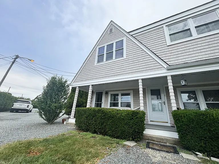 152 Tuckerman Ave #9 — Photo 1