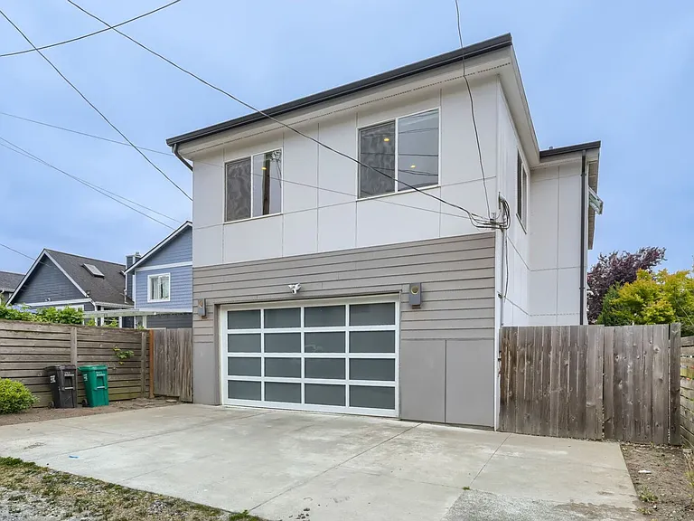 4736 25th Ave SW — Photo 21