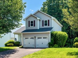 20 Pepper Bush Ln, Newington, CT 06111
