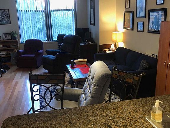 4th image of 1021 N Garfield St APT 215