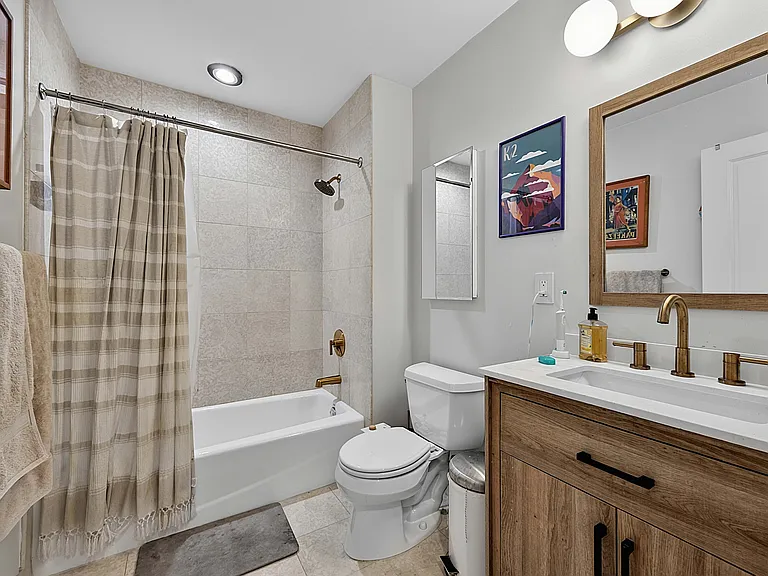 1723 Washington St #302 — Photo 17