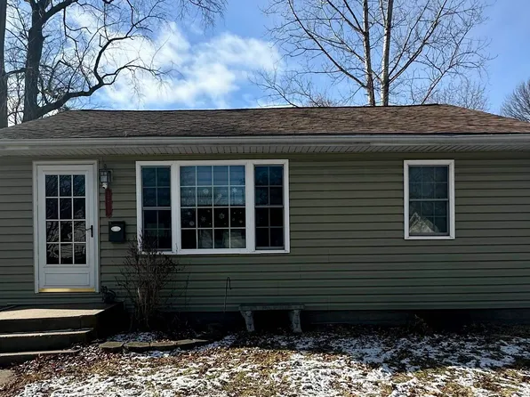 2229 S 12th St, Burlington, IA 52601