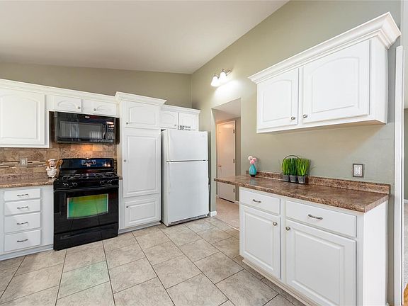 5th image of 2755 Dove Dr