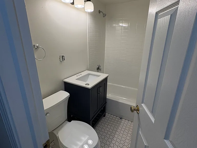 6641 N Ashland Ave #G — Photo 6