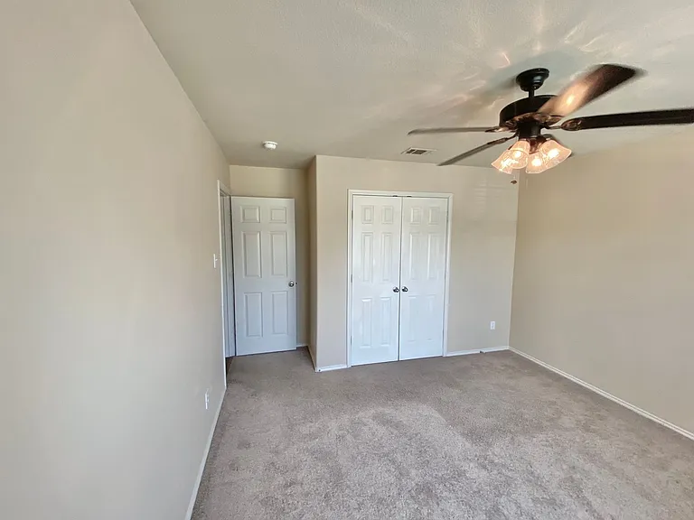 1921 Nightingale Dr — Photo 12