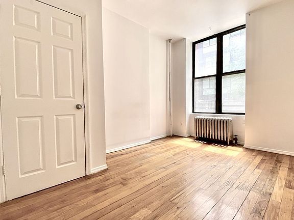 5th image of 313 W 114th St #1A