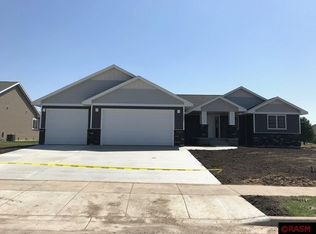 1407 11th St N, New Ulm, MN 56073