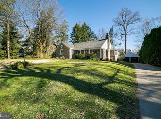 1833 Hilltop Rd, Jenkintown, PA 19046