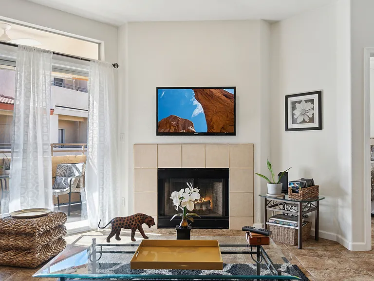 10410 N Cave Creek Rd — Photo 1