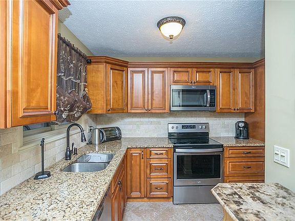 4th image of 9372 Sherman Ln #311