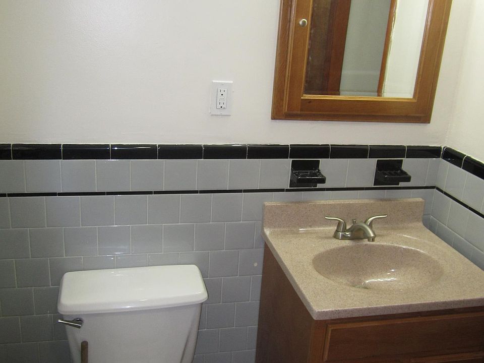 2nd image of 17 Crossman St