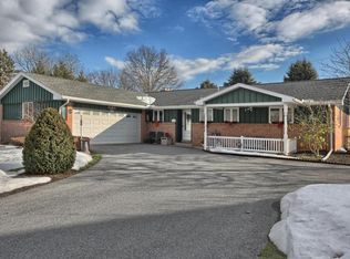 338 Sun Valley Dr, Leola, PA 17540
