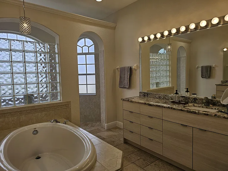 3119 Diplomat Pkwy W — Photo 26