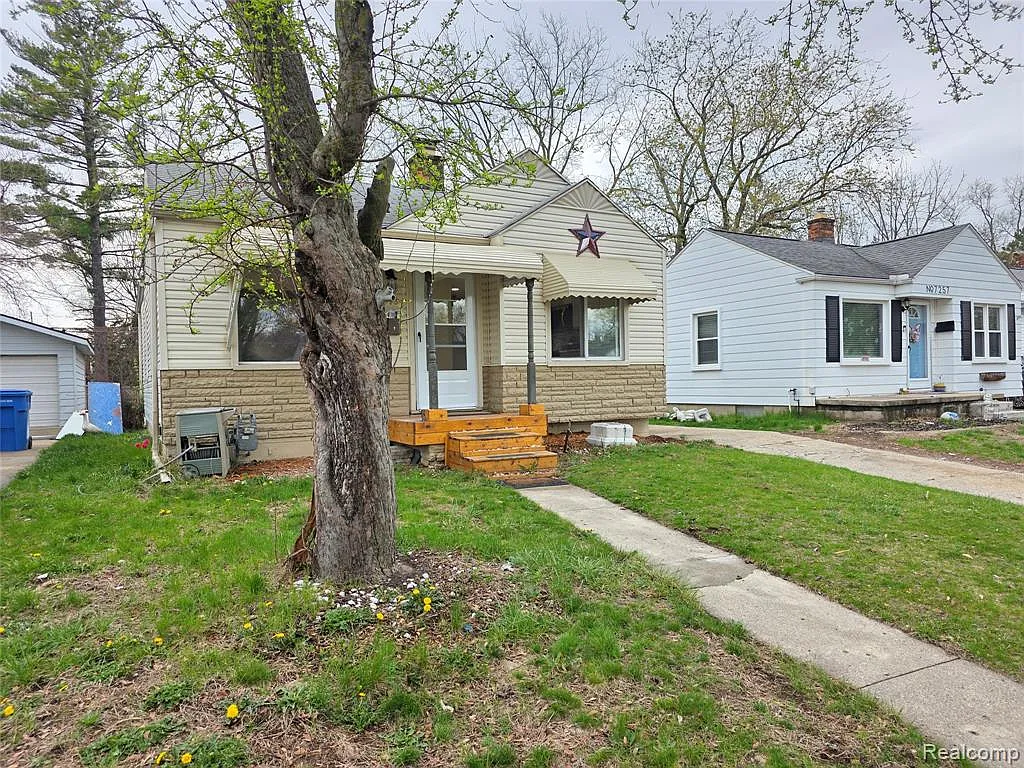Building Photo - 7249 N Silvery Ln