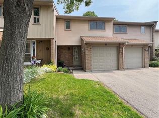 1522 Lancaster Dr #18, Oakville, ON