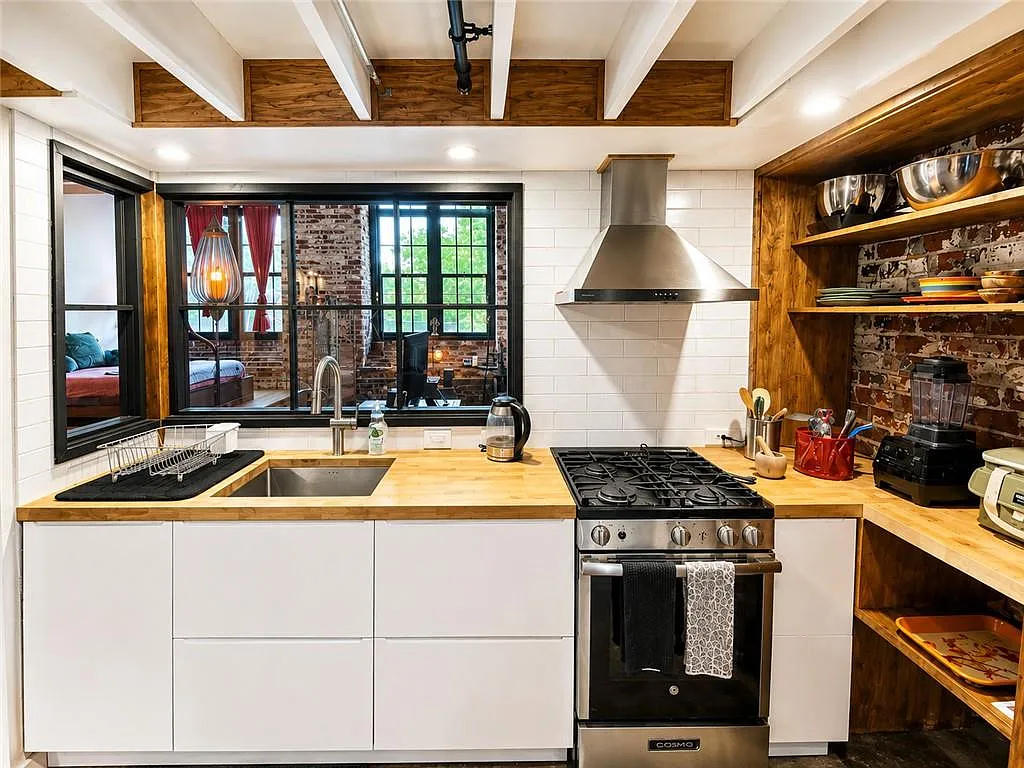 1 bed, 867 sqft, $2,100 — Photo 3