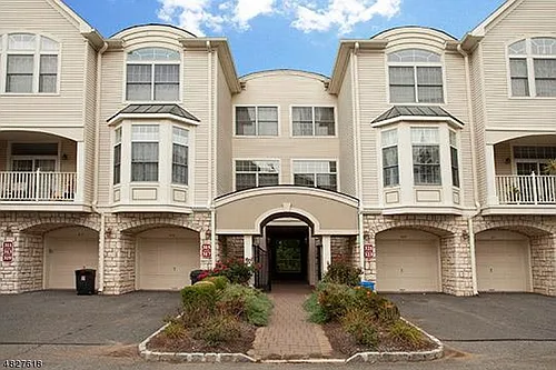 321 Edmonton Ct Photo 1