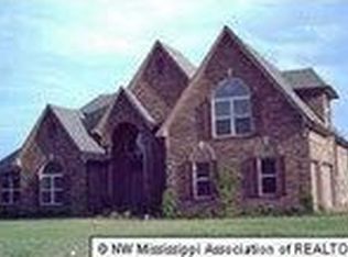 8476 Birdsong Ln, Olive Branch, MS 38654