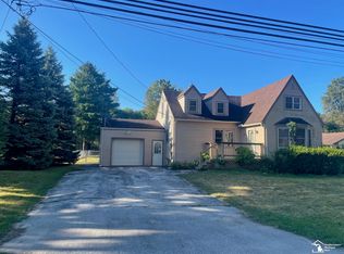 3343 Consear Rd, Lambertville, MI 48144