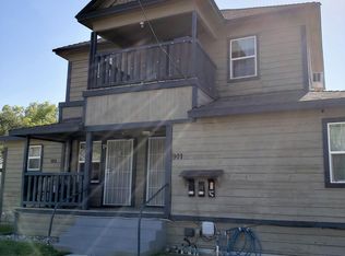 901 1/2 N Harris St, Hanford, CA 93230