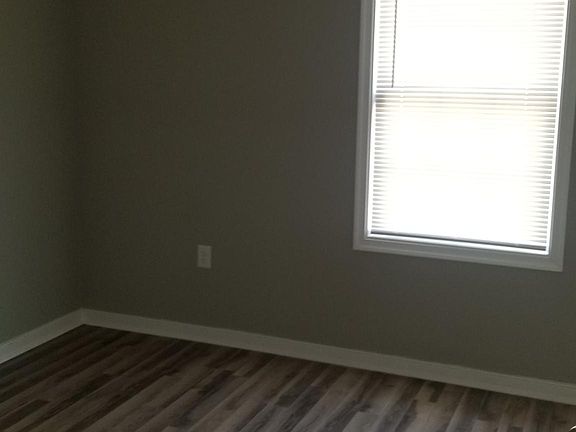 2nd image of 1104 Salem Ave