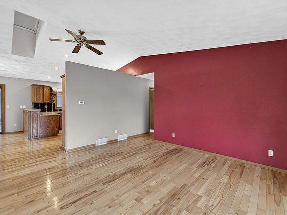 4th image of 588 Washington Street