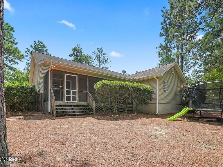 195 Adams Cir — Photo 19