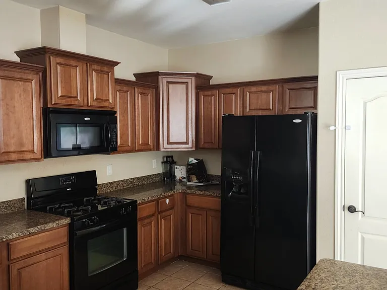 232 Seva Ct — Photo 3
