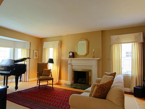 05 Living Room