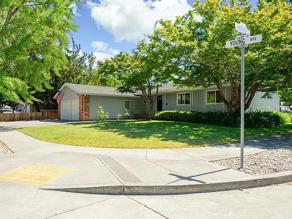 3rd image of 3581 Young Avenue