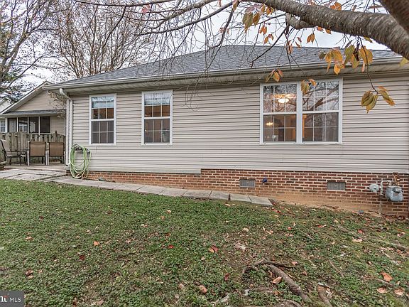 3rd image of 415 Stone Meadow Ct