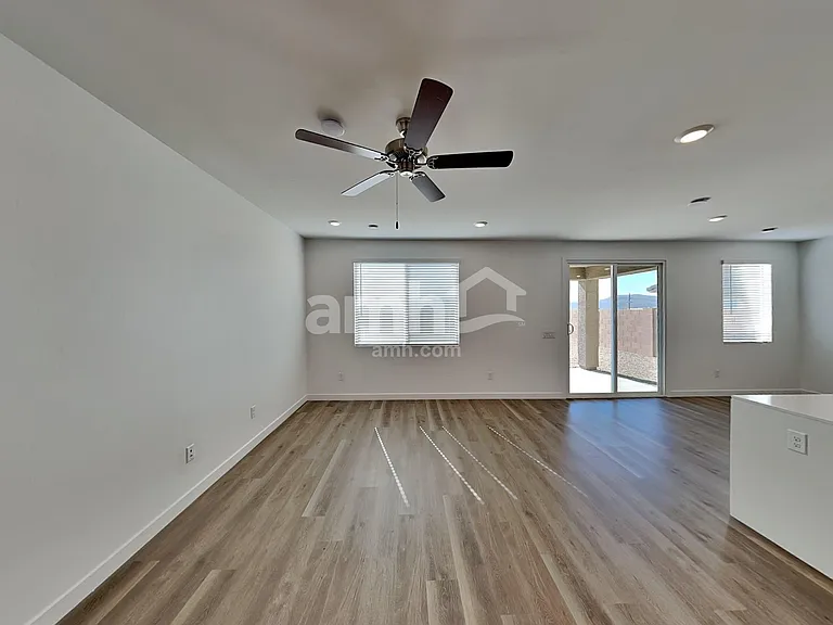 6035 W Calle Palmitas — Photo 8