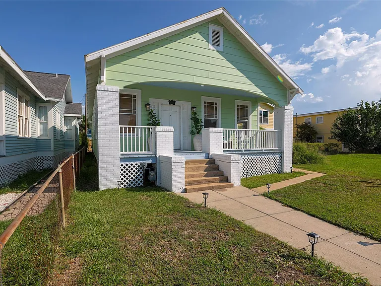 2912 Avenue R — Photo 36