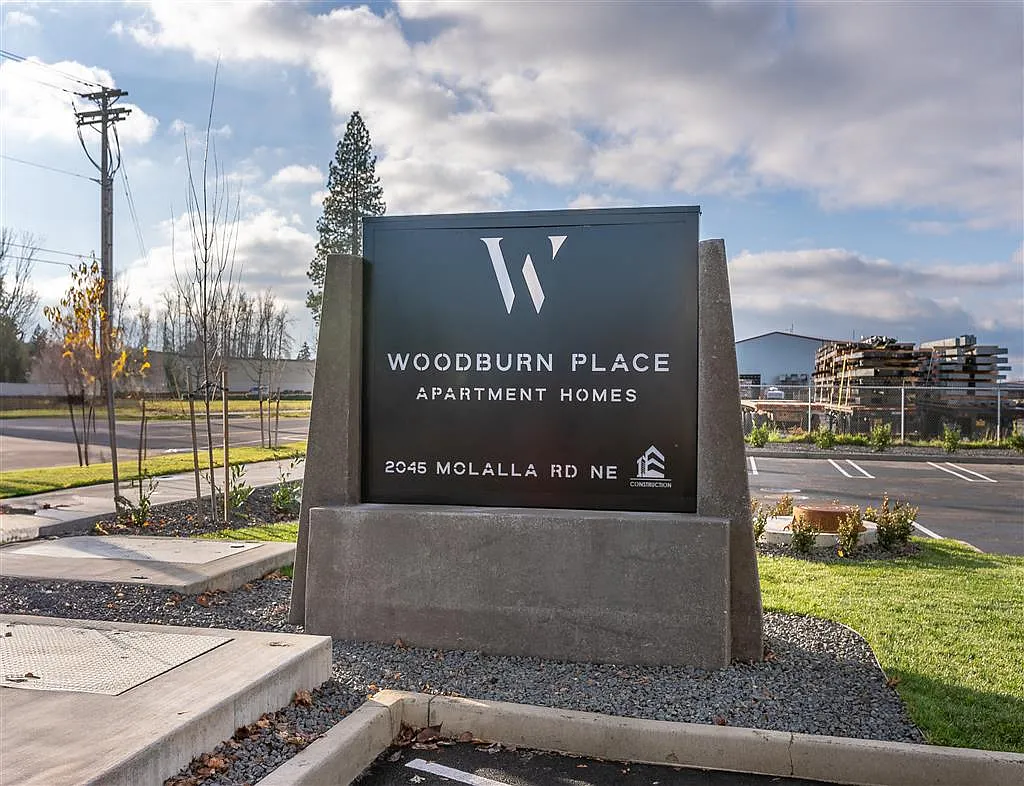 Woodburn West — Photo 1