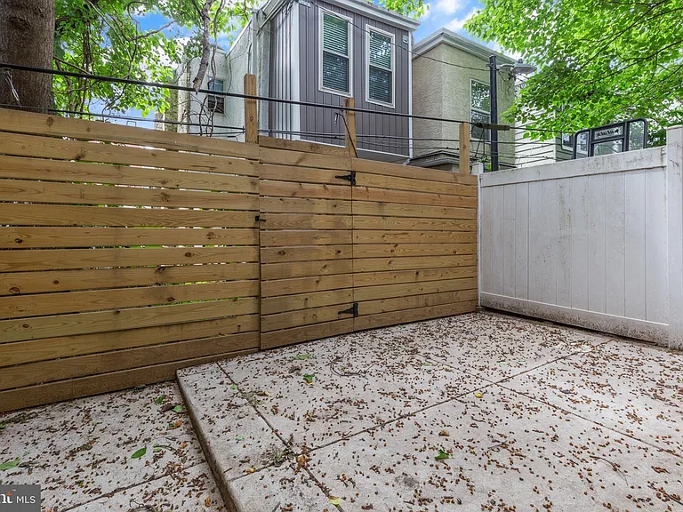 2516 W Master St — Photo 11