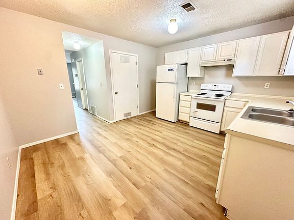 4th image of 2507 W 27th St APT A