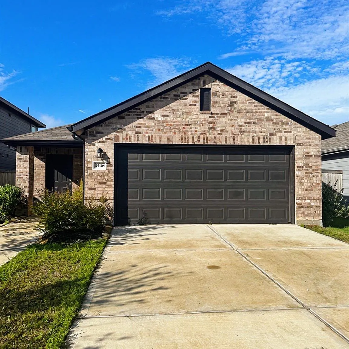 3 bed, 2.0 bath, 1640 sqft, $2,085 — Photo 1