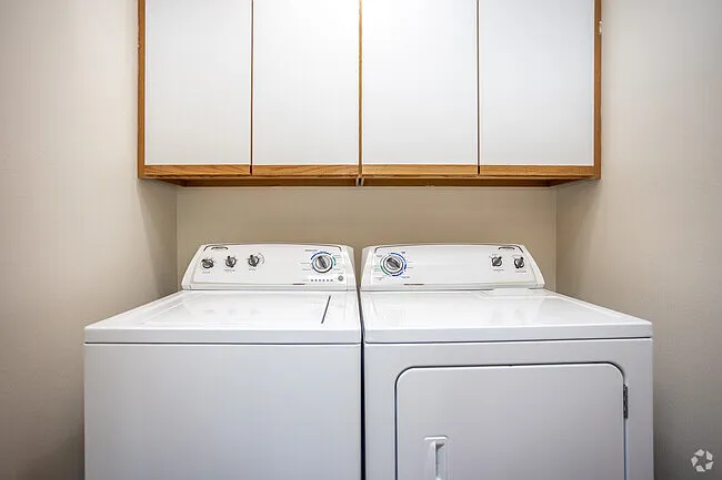 Linden West Apartments — Photo 13