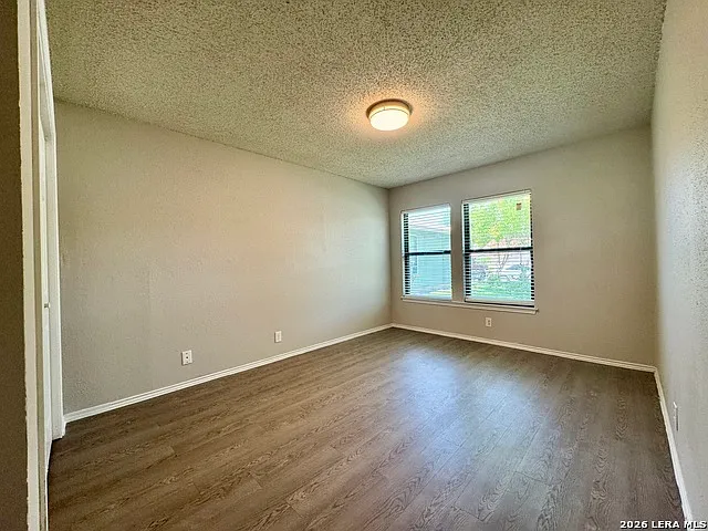 10038 Aztec Vlg — Photo 11