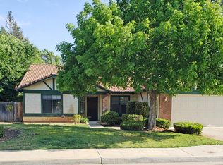 2523 Mitchell Ave, Clovis, CA 93611