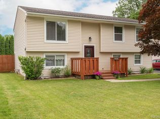 26321 Judy Cir, Brownstown, MI