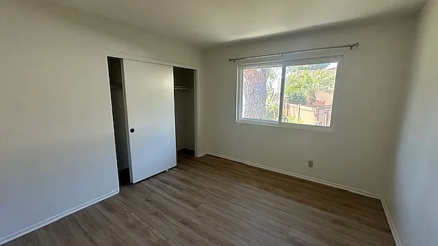 637 Sydney Ln — Photo 31