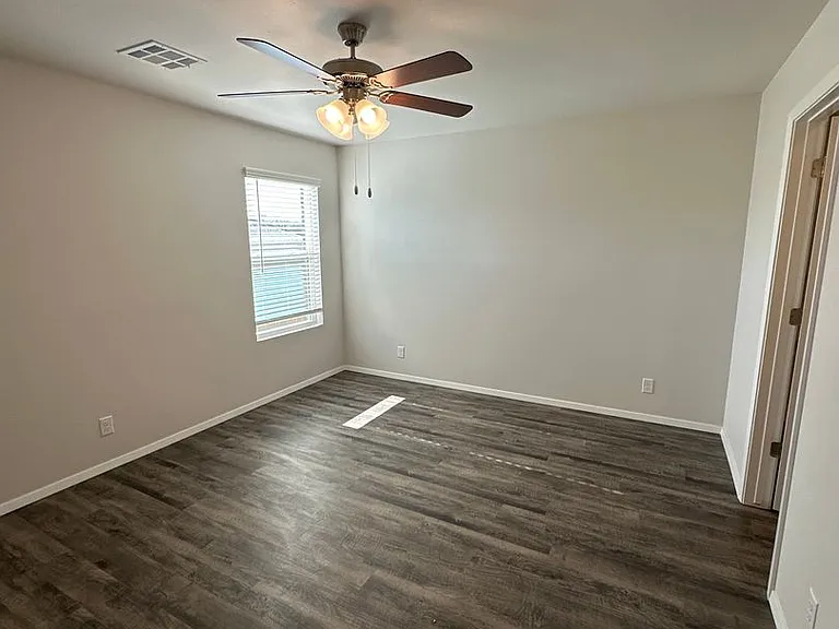 8307 E Queens St — Photo 12
